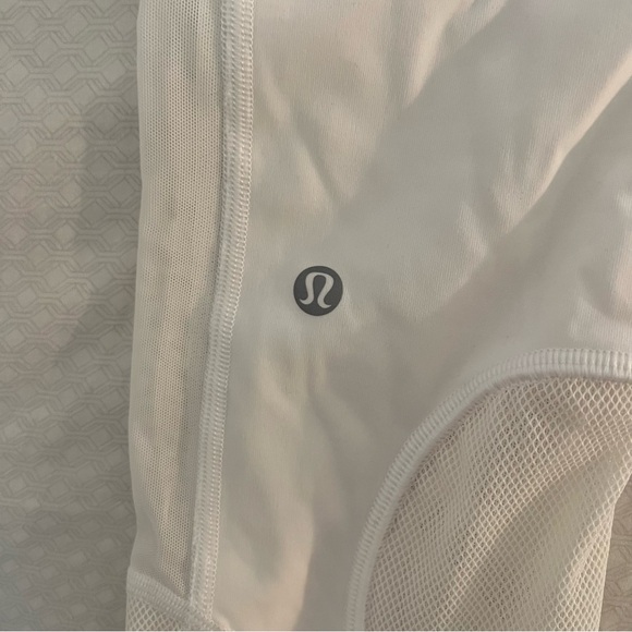Pre-Loved White Lululemon Leggings. 21”. Size 4 - Picture 4 of 8